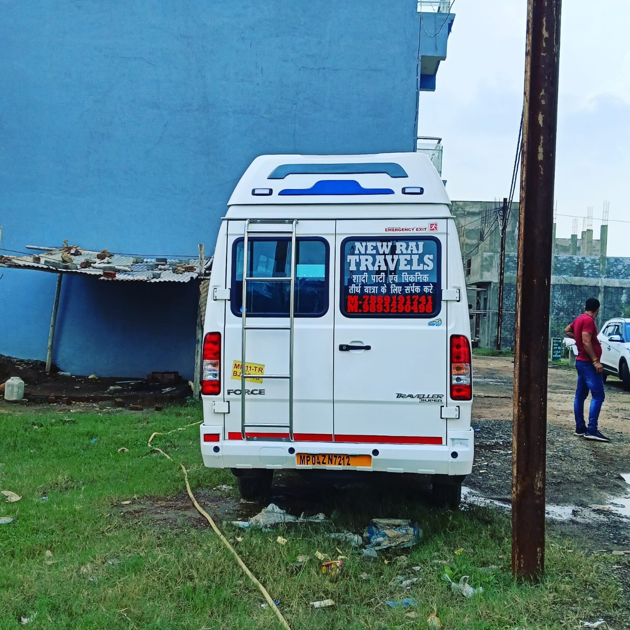 Maharaja Tempo Traveller